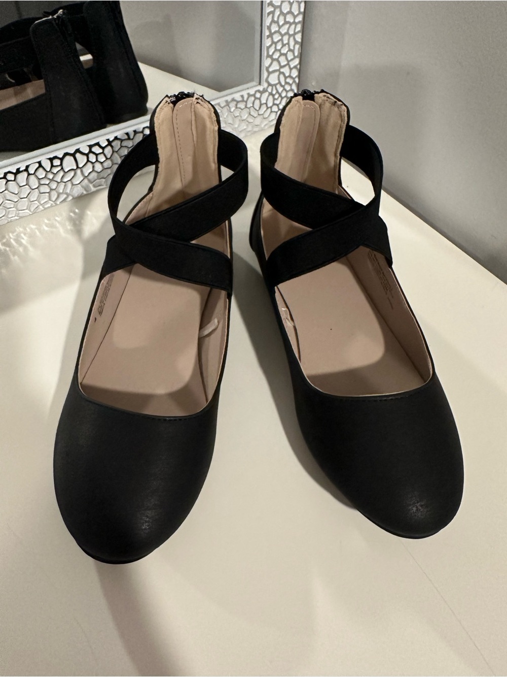 Place Black Crisscross Ankle Strap Flats Sz 4